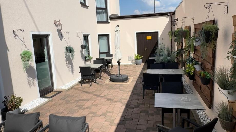 Hotel Zur Linde Saarlouis Exterior foto